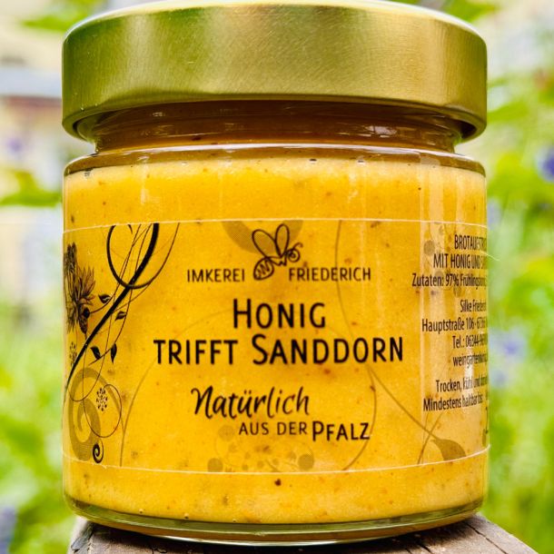 Glas Honig trifft Sanddorn